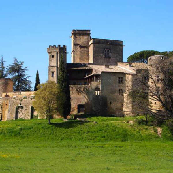 Prestation traiteur Château de Lourmarin La Table de Charlotte Traiteur Bouches-du-Rhône